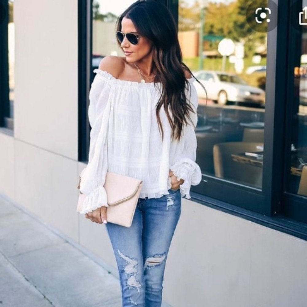 Aakaa white Spur of the Moment Top NWT